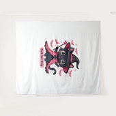 ピンク色のゴシック風の子猫 – 甘いがビーウィッチオーバーズ タペストリー (正面(横))