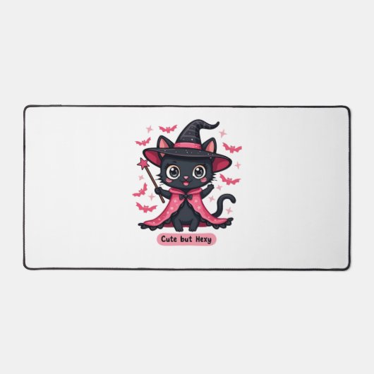 ピンク色のゴシック風の子猫 – 甘いがビーウィッチオーバーズ デスクマット (正面)