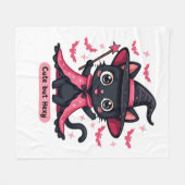 ピンク色のゴシック風の子猫 – 甘いがビーウィッチオーバーズ フリースブランケット (正面(横))