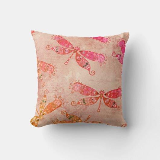 ピンク色のトンボ クッション (正面)