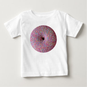 ピンク色のドーナツに振りかける ベビーTシャツ