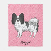 ピンク色のハートに白黒パピヨンかわいい犬 フリースブランケット (正面)