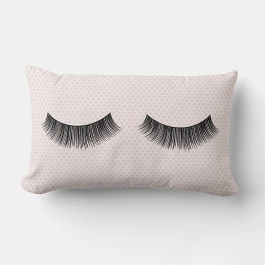 ピンク色のハートに黒まつげ ランバークッション (正面)