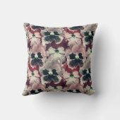 ピンク色のバーガンディーの水色の花 クッション (裏面)