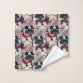 ピンク色のバーガンディーの水色の花 バスタオルセット (ウォッシュタオル)