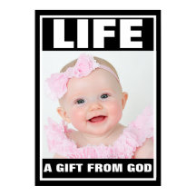 ピンク色のプロライフかわいい微笑み赤ちゃん女の子