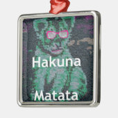 ピンク色のメガネを使ったグリーンライオン「はくな又田」アート メタルオーナメント (左)