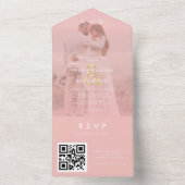 ピンク色の写真金ゴールドアンパサンド&QRコー結婚ド オールインワン招待状 (内側)