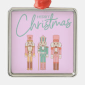 ピンク色の可愛いピンク色のクリスマスくるみクラッカー | メタルオーナメント (正面)