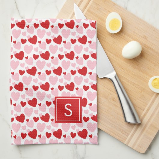 ピンク色の斑点のあるかわいいハートパタパーソナライズされたーン キッチンタオル (四つ折り)