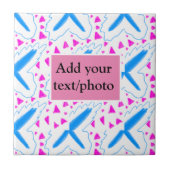 ピンク色の水の色のパターンを追加の名前文字カスタム タイル (正面)