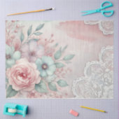 ピンク色の牡丹と青い花がピンク色の白いレースに 薄葉紙 (クラフト)