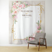 ピンク色の牡丹フローラ金ゴールドスクリプトとフレームの背景 タペストリー (インサイチュ)