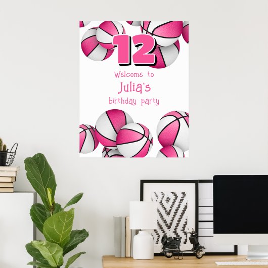 ピンク色の白いバスケットボールの女の子の誕生日パーティー ポスター (ホームオフィス)