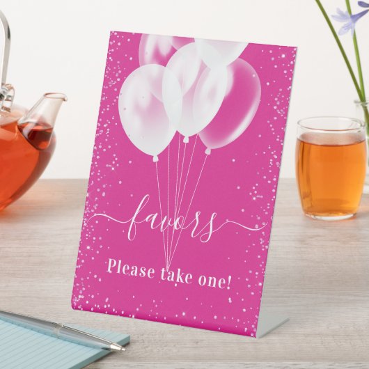 ピンク色の白い風船の誕生日のゲストのパーティーの好意 台座サイン (インサイチュ)
