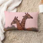 ピンク色の空を持つキリン ランバークッション (ブランケット)