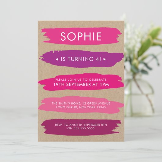 ピンク色の筆跡の影が女の子の4歳の誕生日 招待状 (スタンド正面)