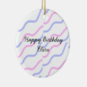 ピンク色の紫ストライプのハッピーバースデー名の追加文字 セラミックオーナメント (右)