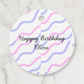 ピンク色の紫ストライプのハッピーバースデー名の追加文字 フェイバータグ (裏面)