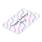 ピンク色の紫ストライプのハッピーバースデー名の追加文字 マグネット (左側)