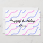 ピンク色の紫ストライプのハッピーバースデー名の追加文字 招待状 (裏面)