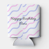 ピンク色の紫ストライプのハッピーバースデー名の追加文字 缶クーラー (裏面)
