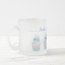 ピンク色の緑かわいい曇りカップケーキ