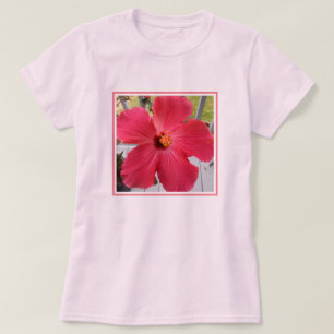 ピンク色の美しいハイビスカスの花の写真 Tシャツ