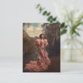 ピンク色の羽毛のドレスを着た美しい女性 ポストカード (スタンド正面)