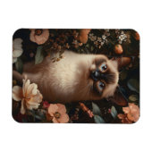 ピンク色の花で囲まれたシャム猫(フレキシブル) マグネット (横)