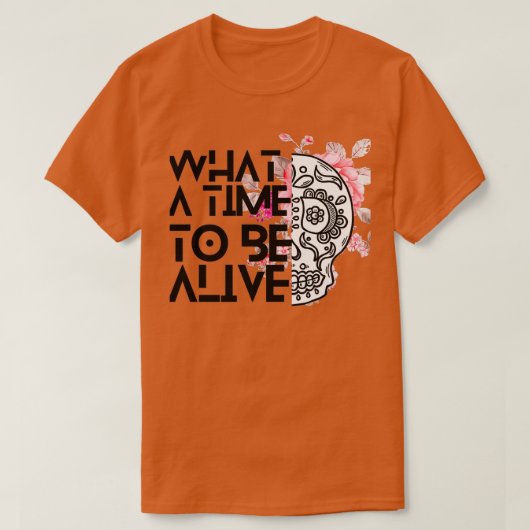 ピンク色の花とスカルアートが生きる時間 Tシャツ (デザイン正面)