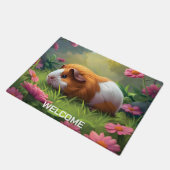 ピンク色の花の中のモルモット ドアマット (アングル)