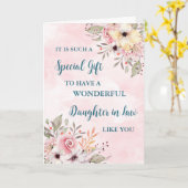 ピンク色の花の娘in法律幸せな母の日 カード (黄色い花)