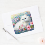 ピンク色の花を咲かせた白いペルシャの猫ネコの瞳 スクエアシール (封筒)