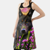 ピンク色の花を咲かせた黒いオオカミ エプロン (インサイチュ)