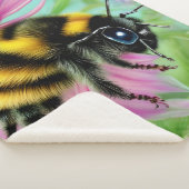 ピンク色の花を咲かせる美しいハチ シェルパブランケット (3/4)