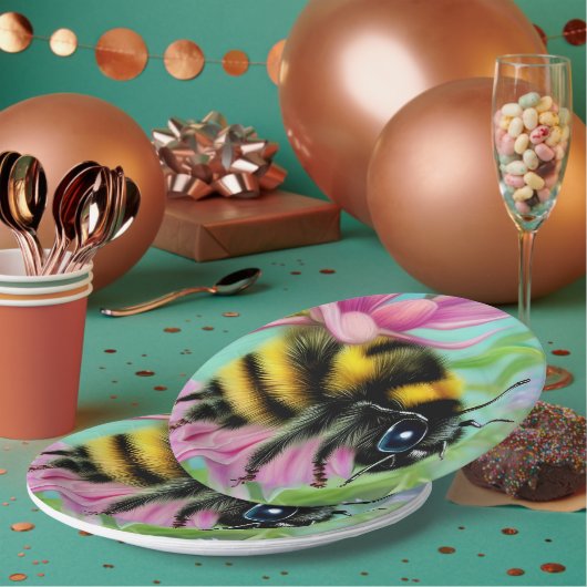 ピンク色の花を咲かせる美しいハチ ペーパープレート (複数)