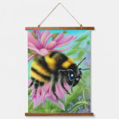 ピンク色の花を咲かせる美しいハチ 吊り下げ型タペストリー (正面)