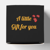 ピンク色の花を持つカスタマイズ可能なポーランドの民間伝承Fa フェイバーボックス (上部)