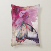 ピンク色の花を持つ夢のような蝶 アクセントクッション (正面(垂直))