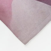 ピンク色の花を持つ夢のような蝶 フリースブランケット (角)