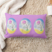 ピンク色の花を様式化したカメオシーン ランバークッション (ブランケット)