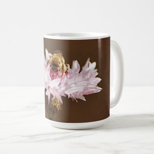 ピンク色の花マグカップにミツバチ コーヒーマグカップ (正面右)