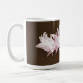 ピンク色の花マグカップにミツバチ コーヒーマグカップ (左)