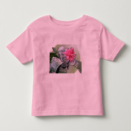 ピンク色の花柄のブロムリード トドラーTシャツ (正面)