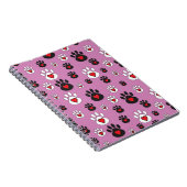 ピンク色の赤いハートを付けたポープリント ノートブック (右側)