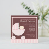 ピンク色の赤ちゃんシャワーに乗る愛らしい赤ちゃん女の子 招待状 (スタンド正面)