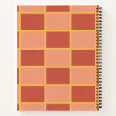 ピンク色の赤市松模様にい正方形パターン ノートブック (裏面)