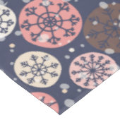 ピンク色の青い中性雪片の冬 テーブルクロス (アングル)