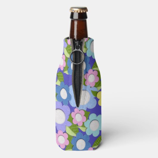 ピンク色の青と紫の感じスタイルの花がとてもかわいい ボトルクーラー (ボトル裏面)